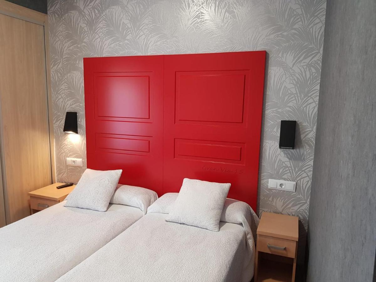 Hostal Avenida Мадрид Екстер'єр фото