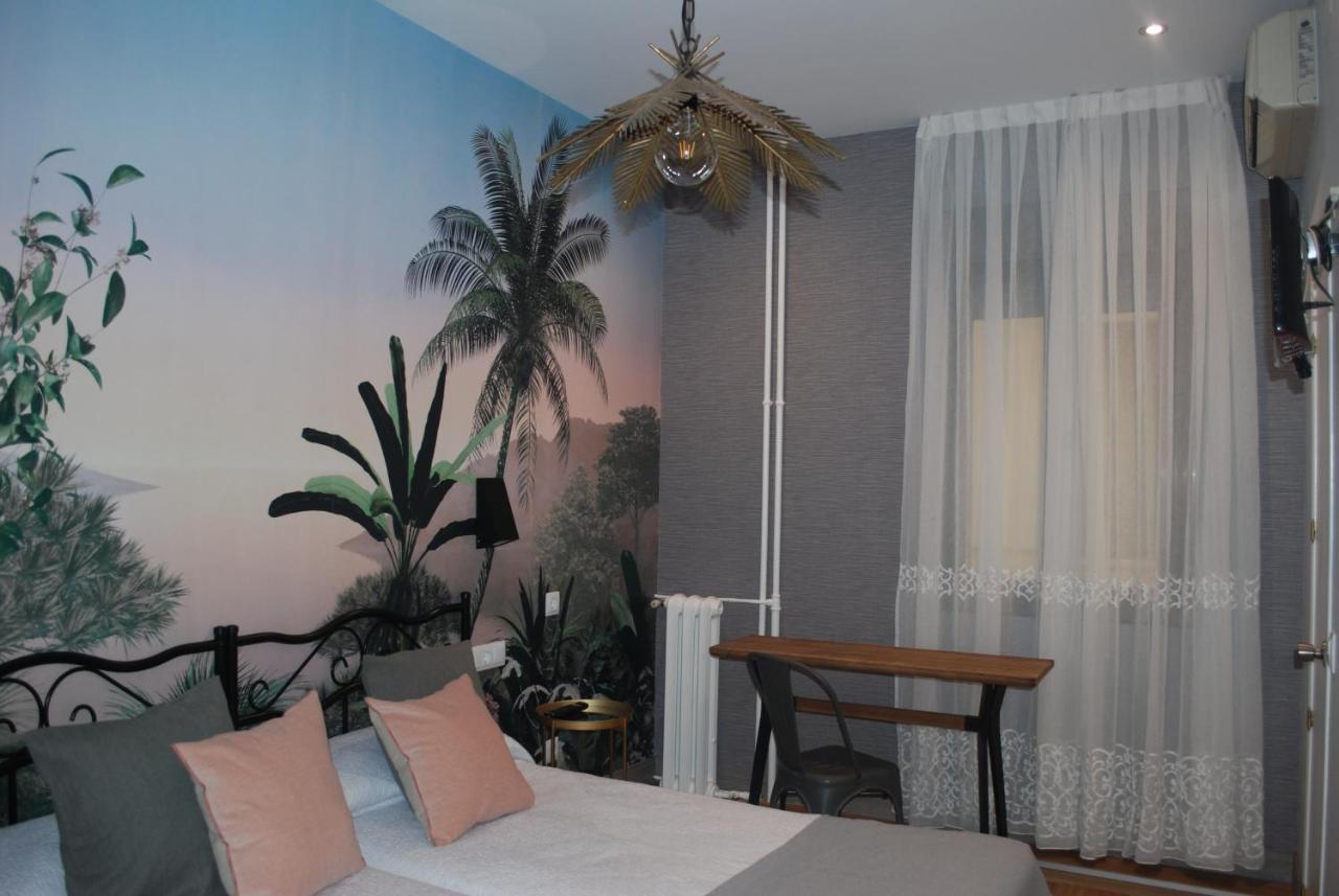 Hostal Avenida Мадрид Екстер'єр фото