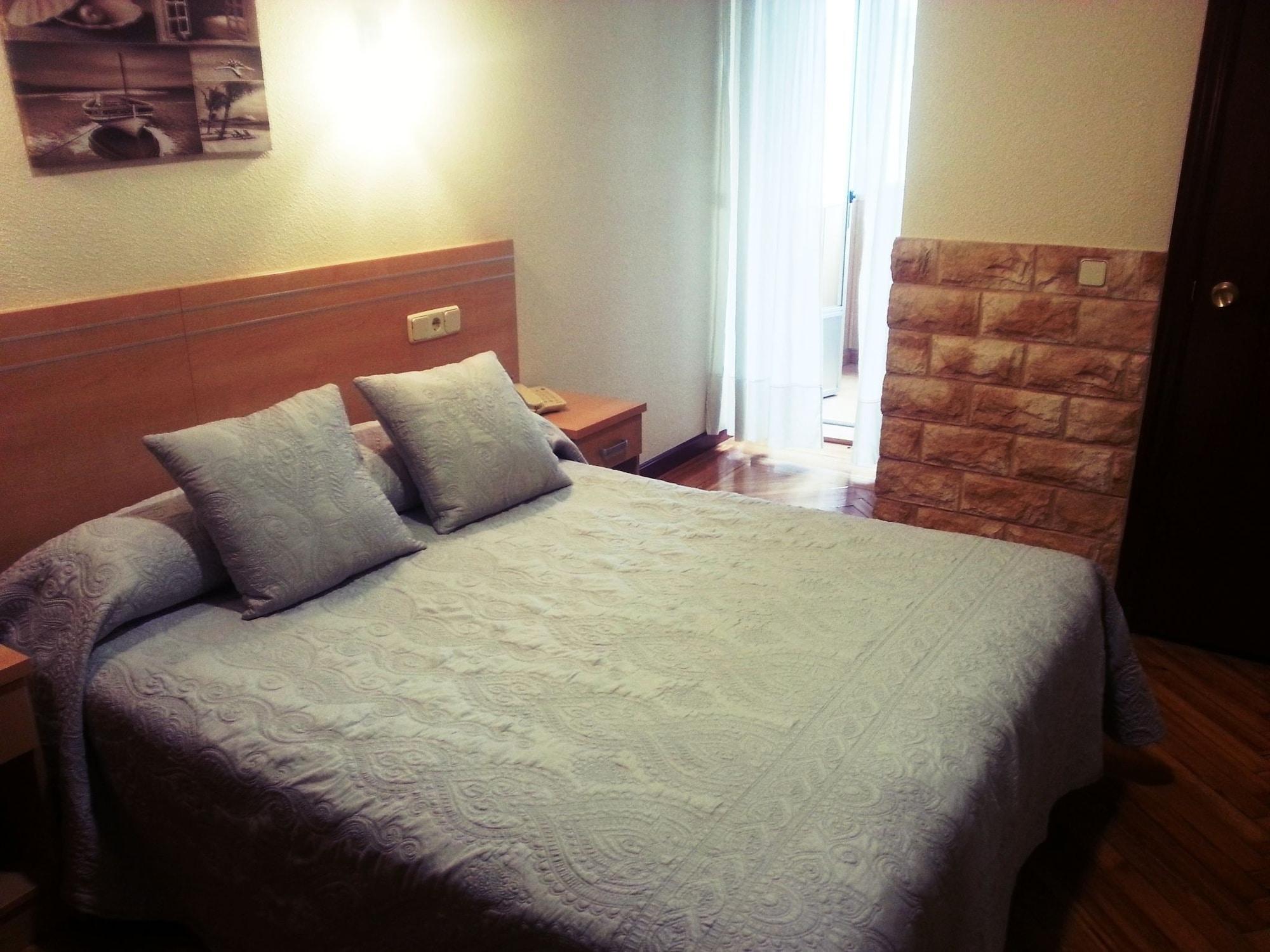 Hostal Avenida Мадрид Екстер'єр фото