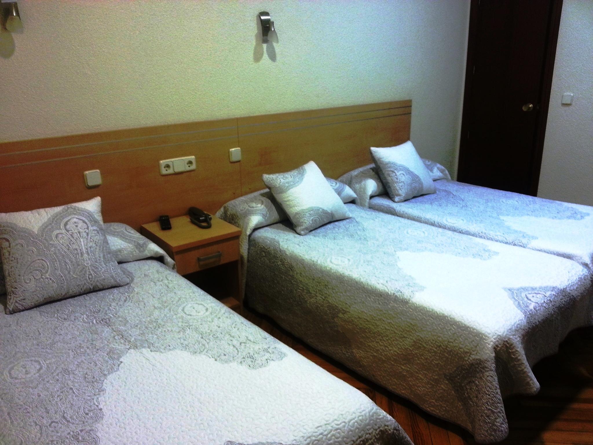 Hostal Avenida Мадрид Екстер'єр фото