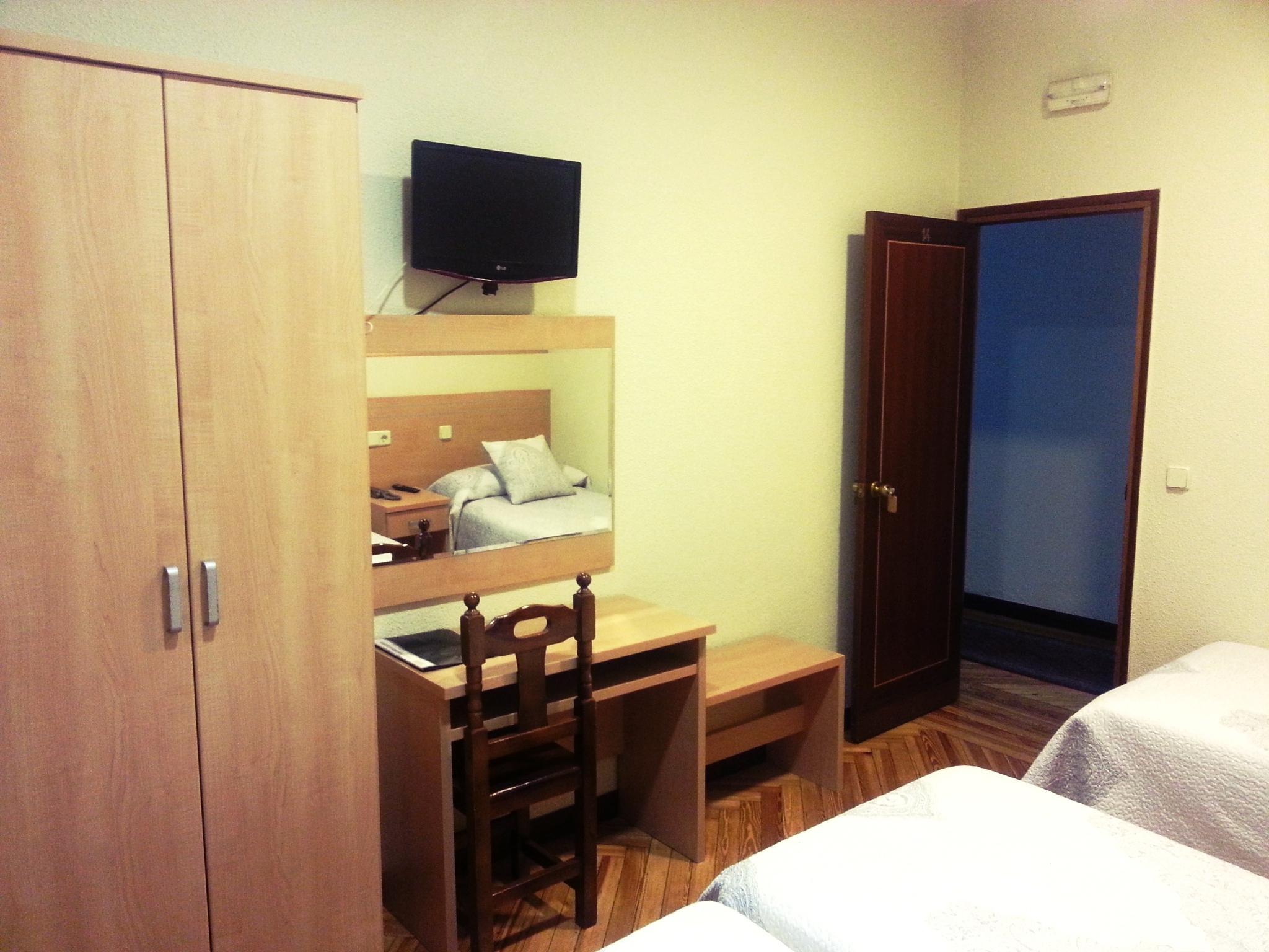Hostal Avenida Мадрид Екстер'єр фото