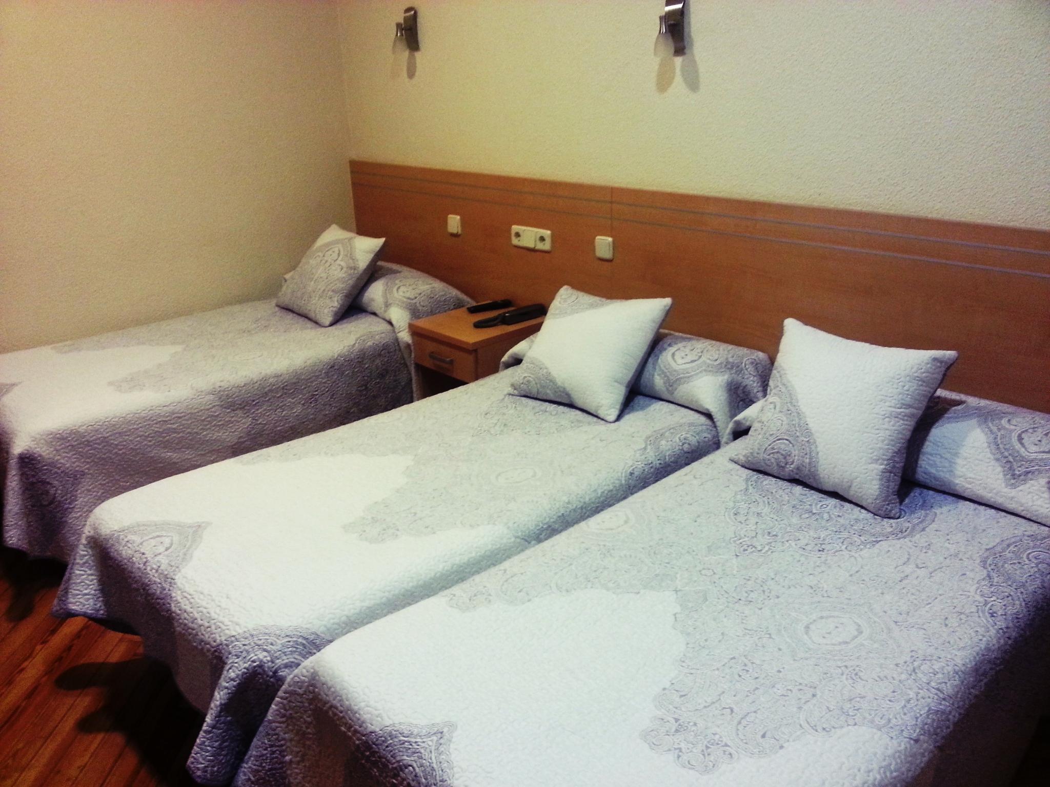 Hostal Avenida Мадрид Екстер'єр фото